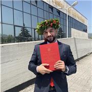 Docente di lingua spagnola, certificato livello C1 (DELE Cervantes) in lingua spagnola, impartisce lezioni di lingua spagnola e francese